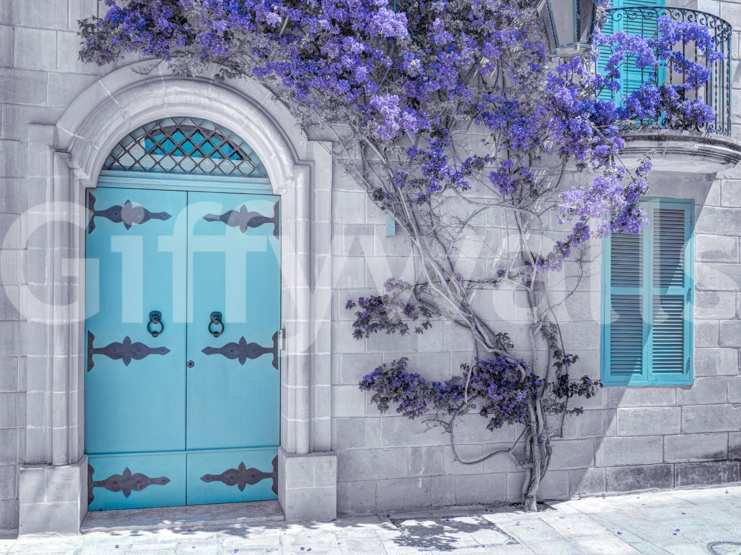 The wallpaper features a subtle, calming pattern.