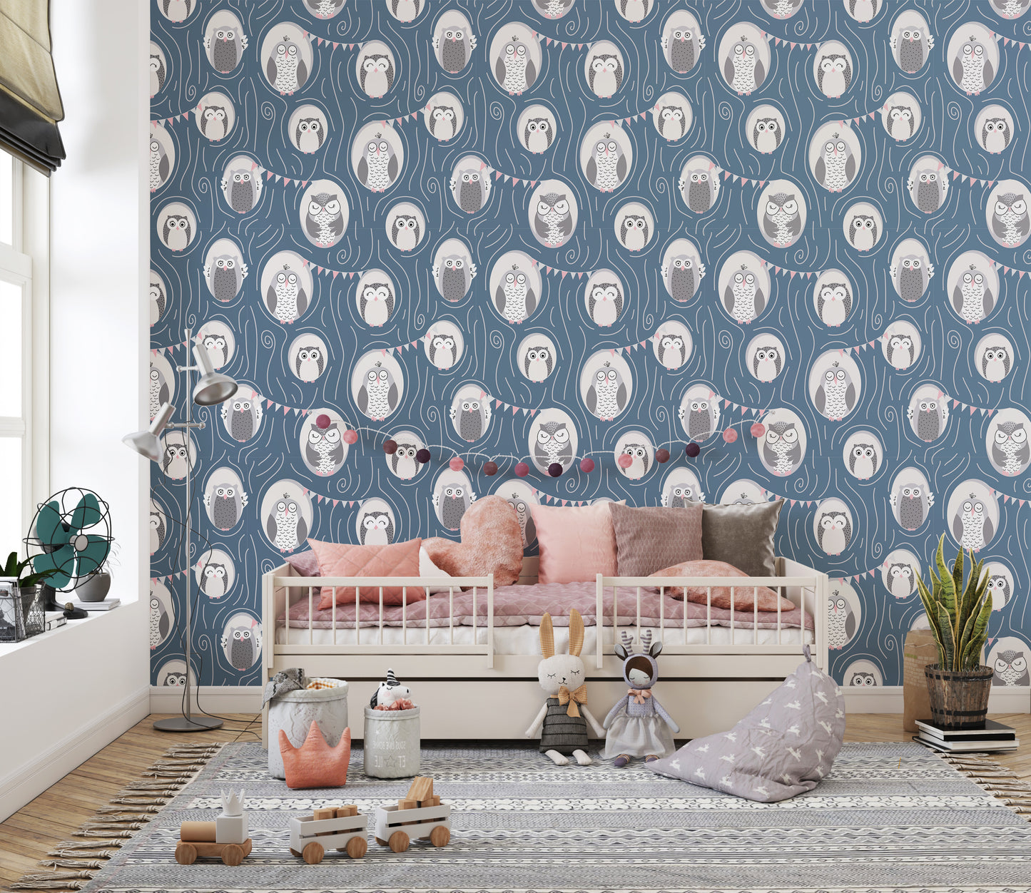 Lovely owl-themed wallpaper for walls