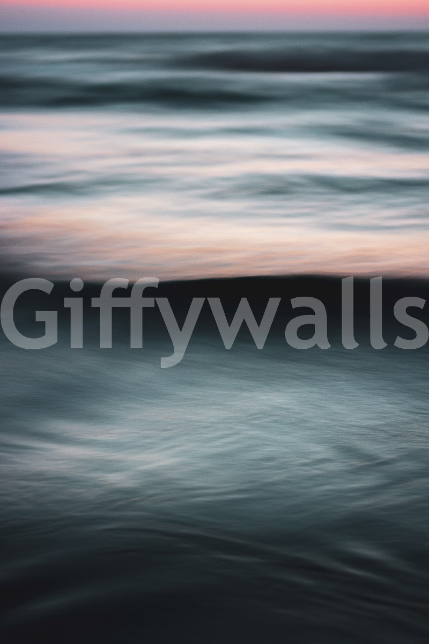 A detail of the brushstrokes and tones in the design.