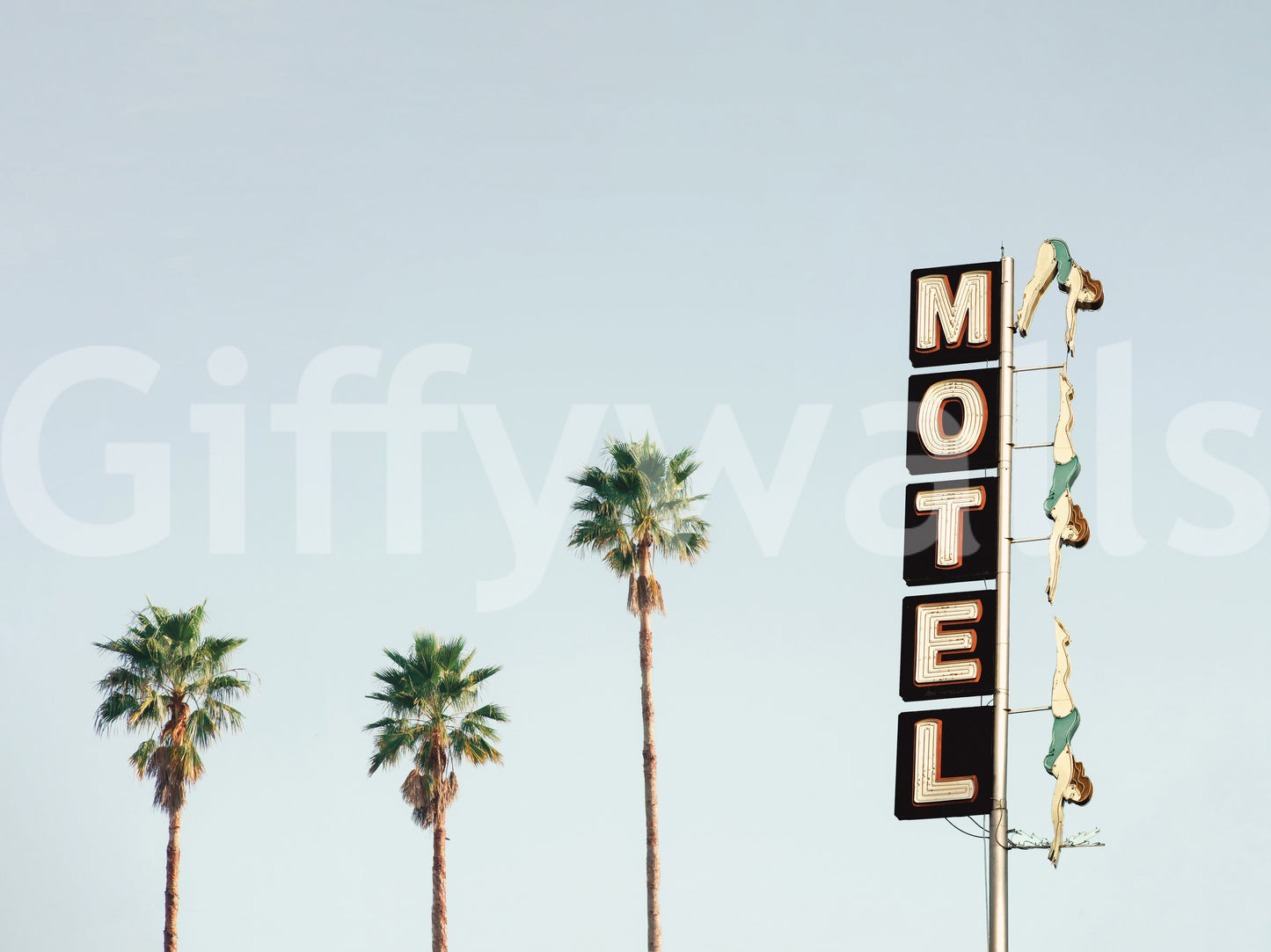 Dynamic composition with a sense of flow.