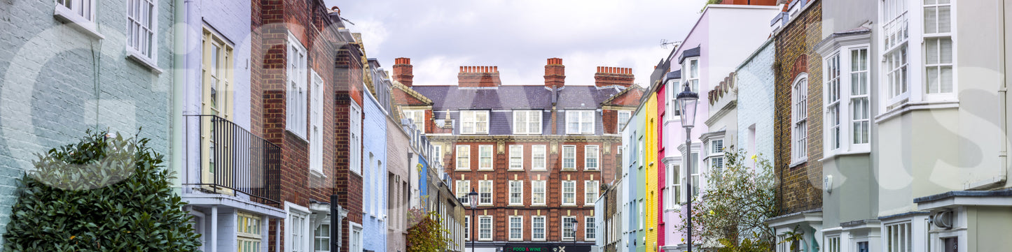 The wallpaper features a subtle, urban pattern.