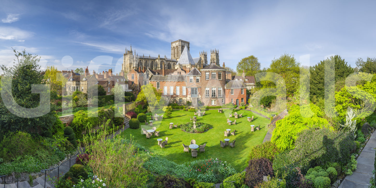 グレイズコートホテルの壁画