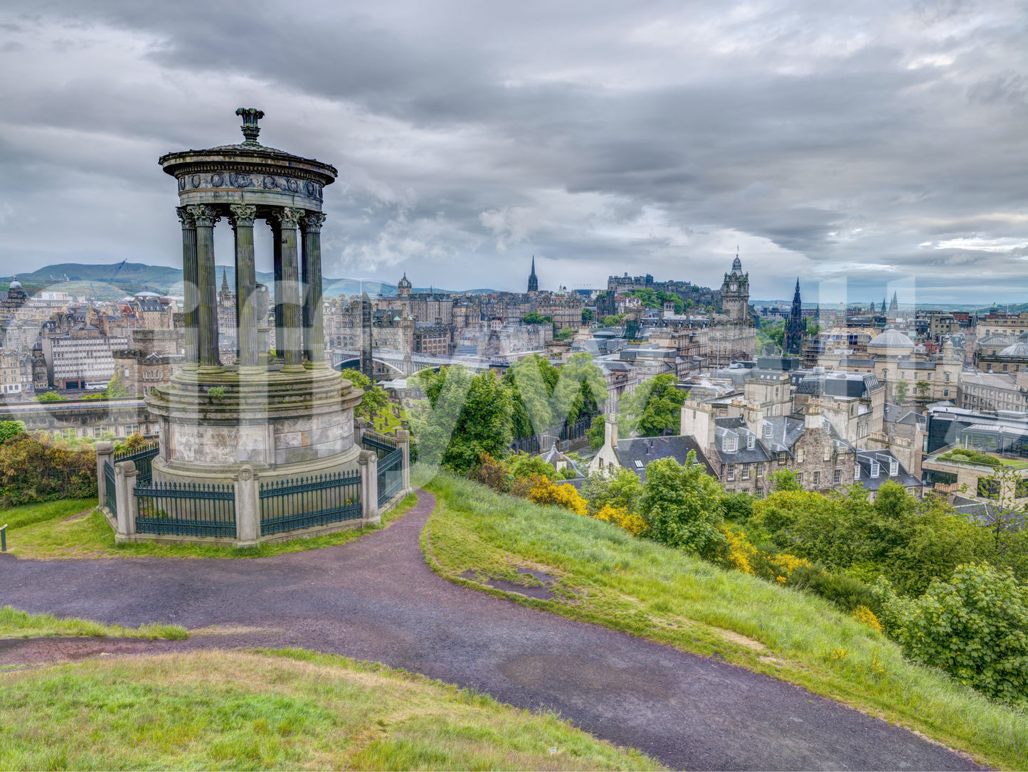 雄大な丘の上の眺めの壁画