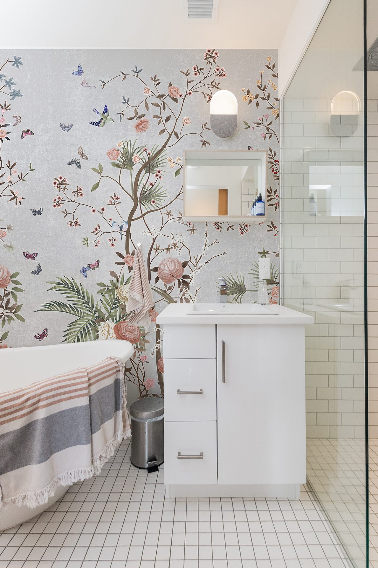 30 Beautiful Bathroom Wallpaper Ideas
