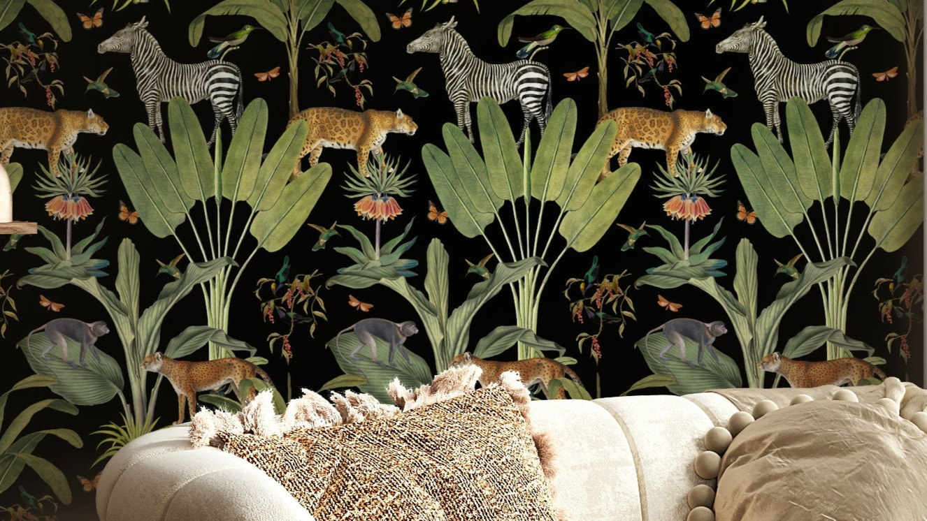 Black background wallpaper with vintage wildlife