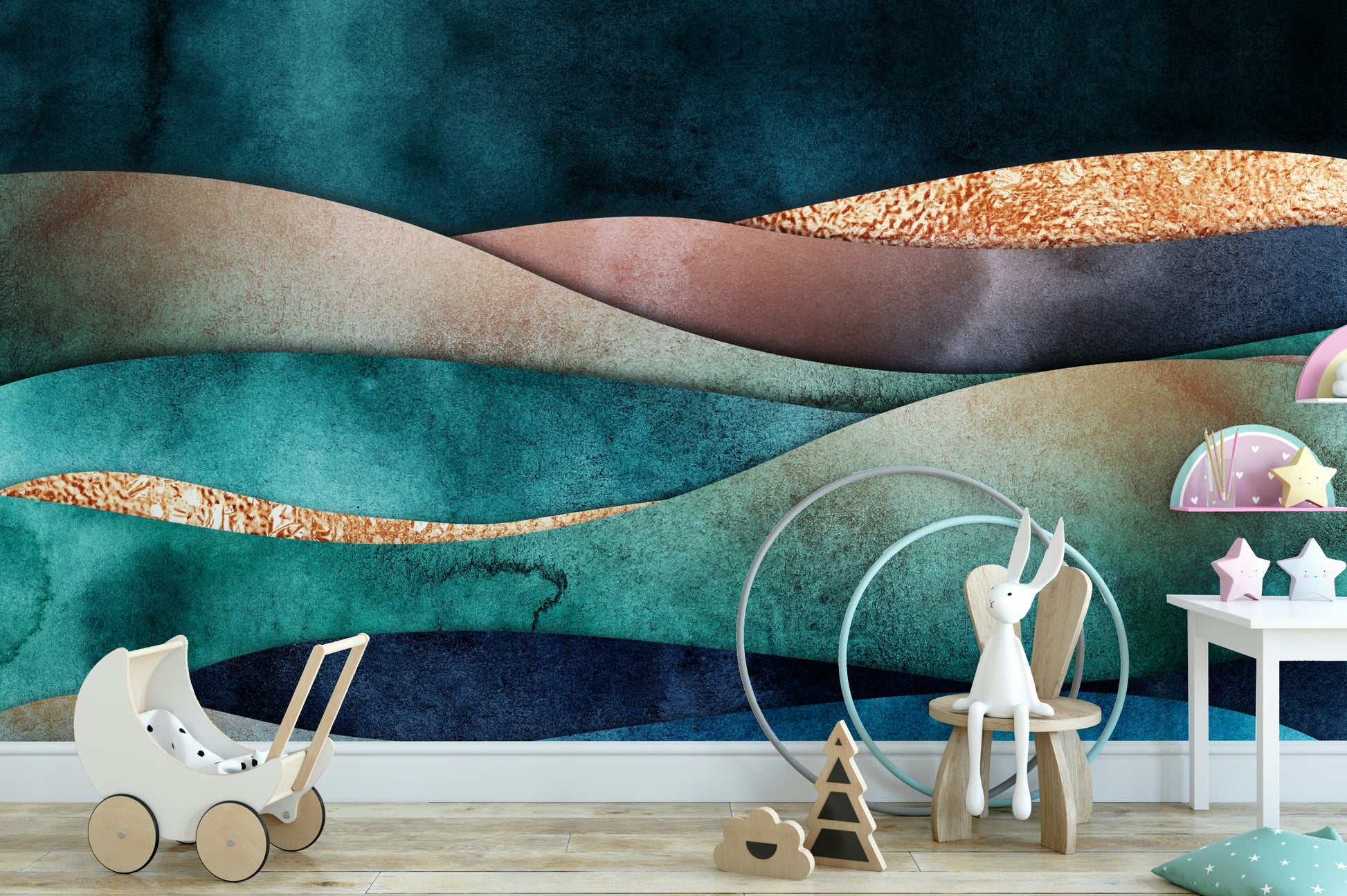 Wall mural with a gilded horizon pattern.

