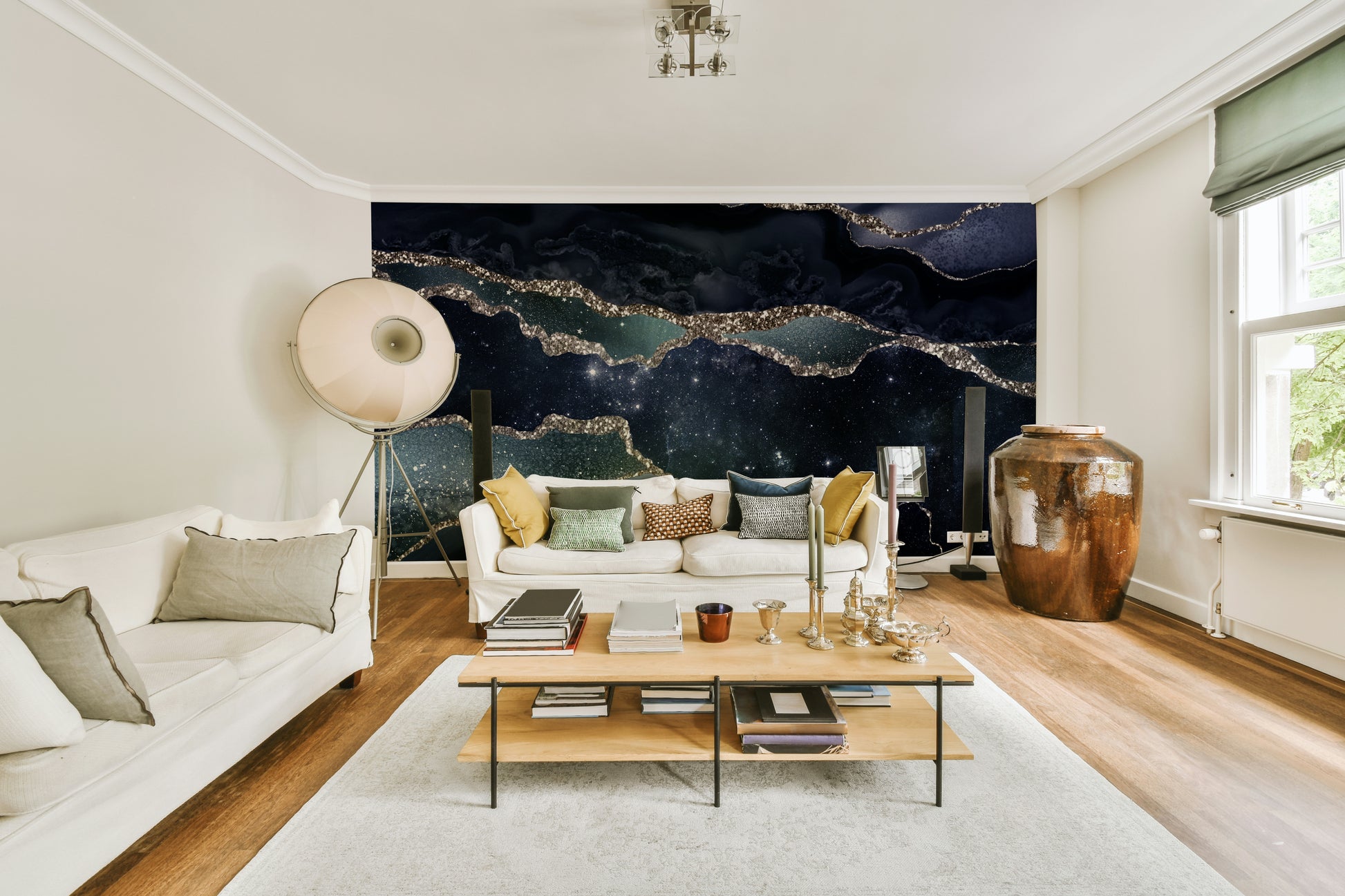 The design has a beautiful, elegant look.

