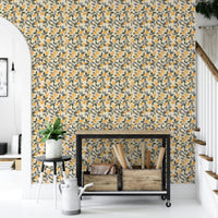 The colors are yellow, green, and cream.

