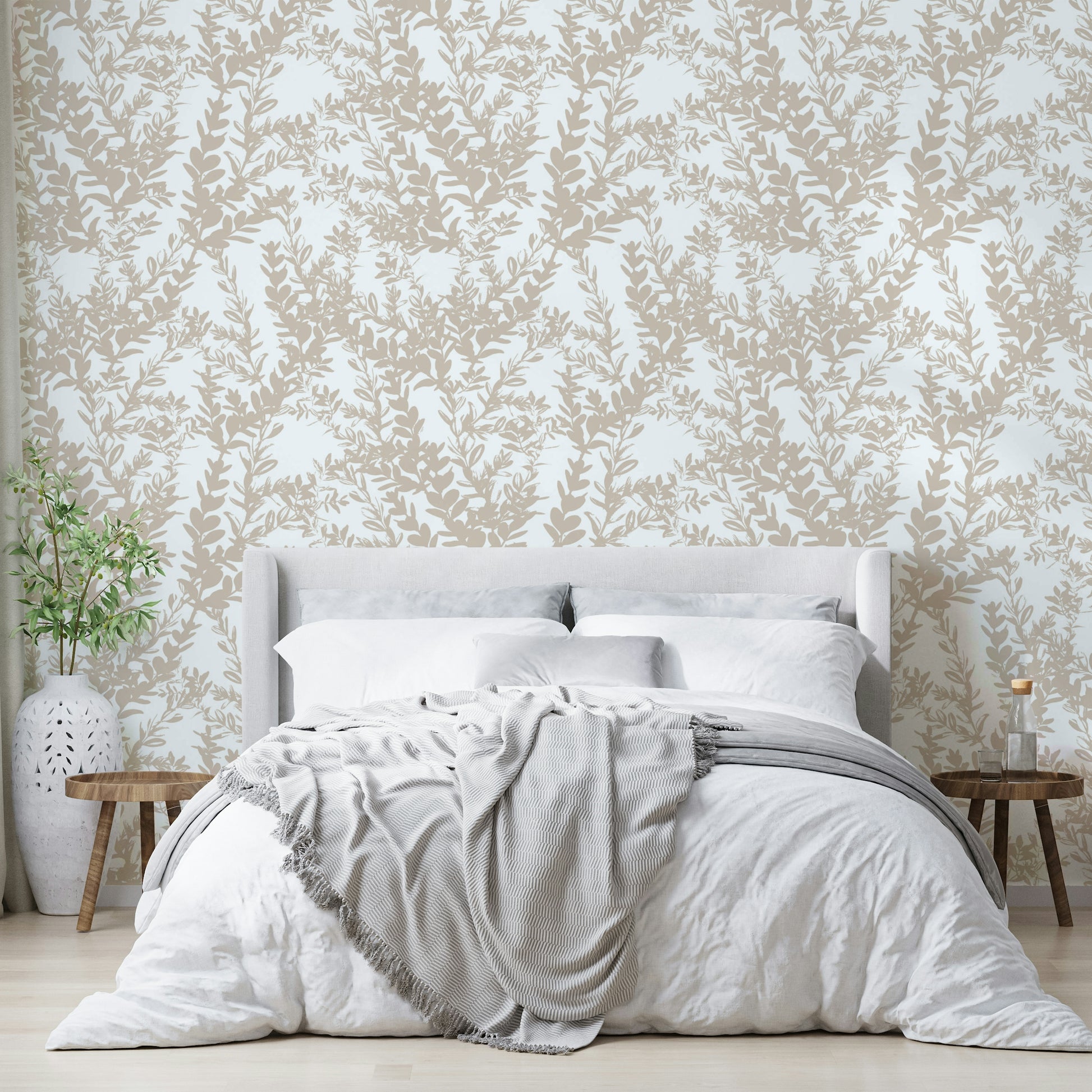 Delicate beige wallcovering


