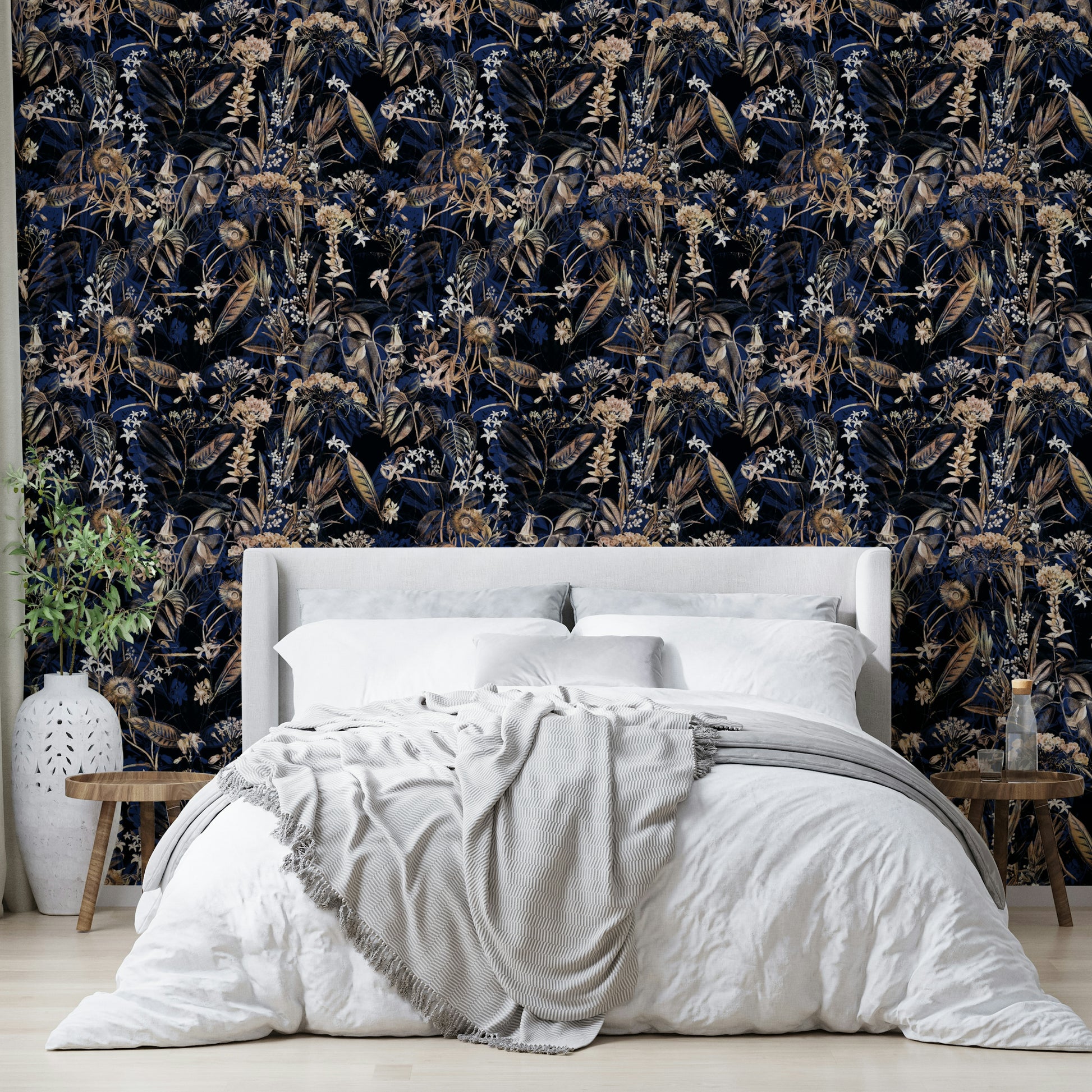 High-quality image of the golden ornament wallpaper

