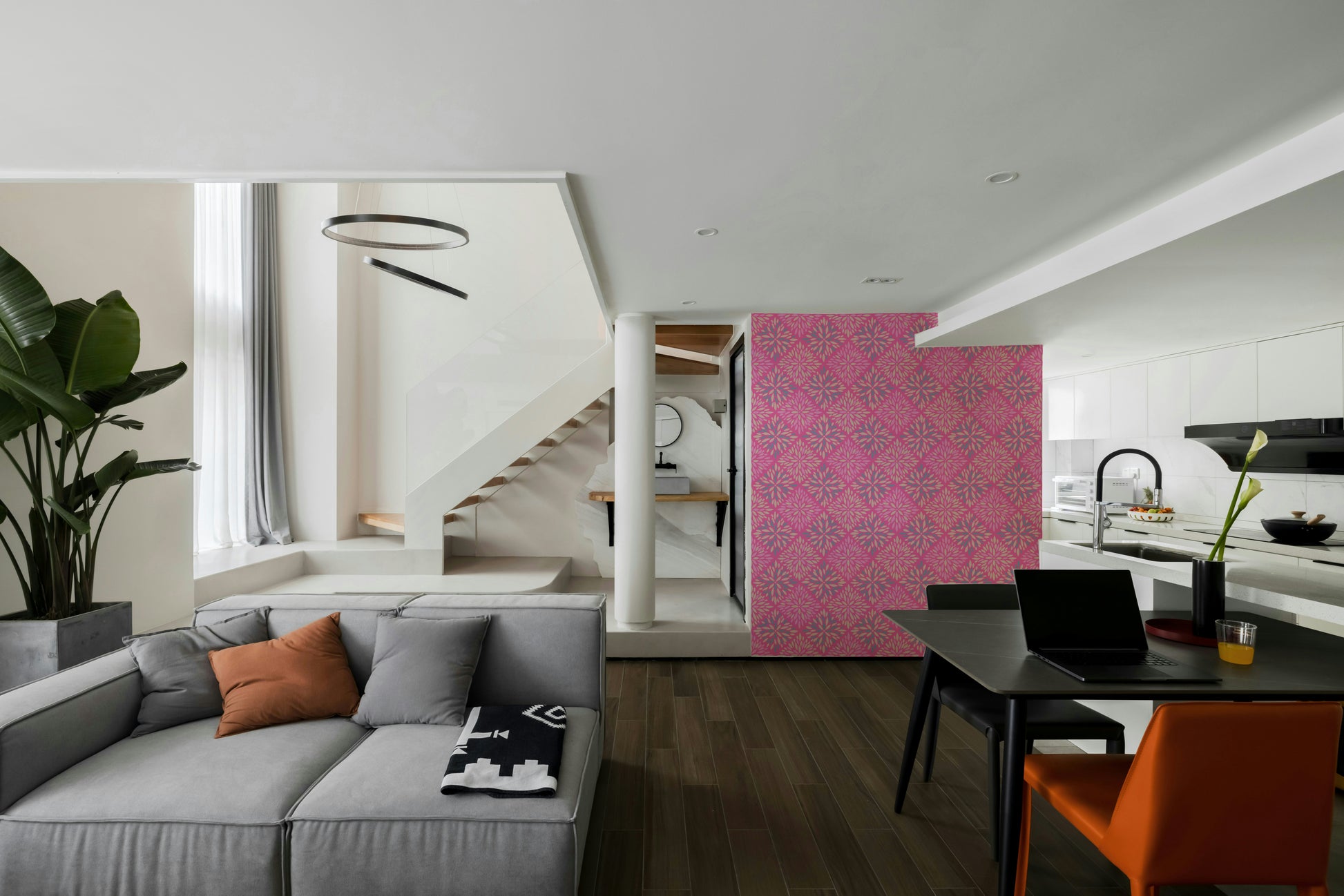 Dahlia Diamonds hot pink wallpaper