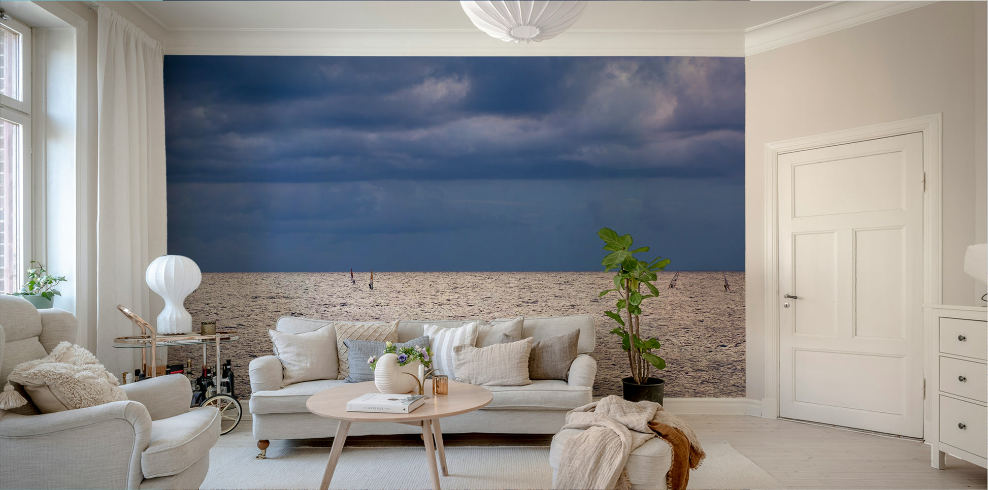 A classic ocean wallpaper for walls with a coastal theme.

