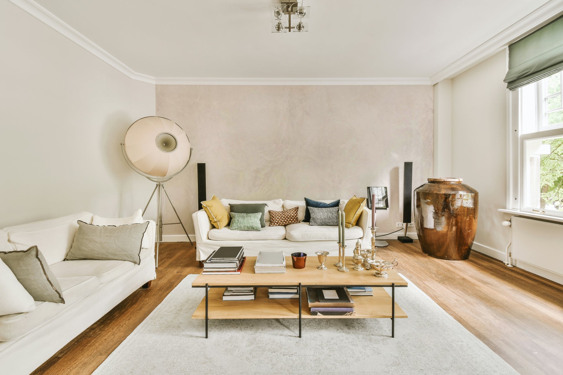 A classic linen texture wallpaper for walls.

