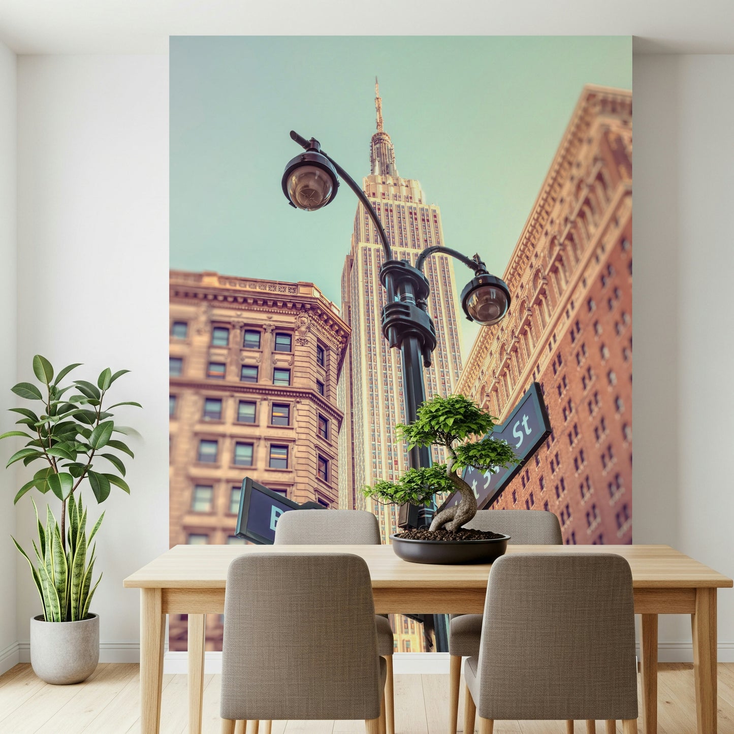 Awesome Empire State view wallpaper accent, glorious historic majesty.