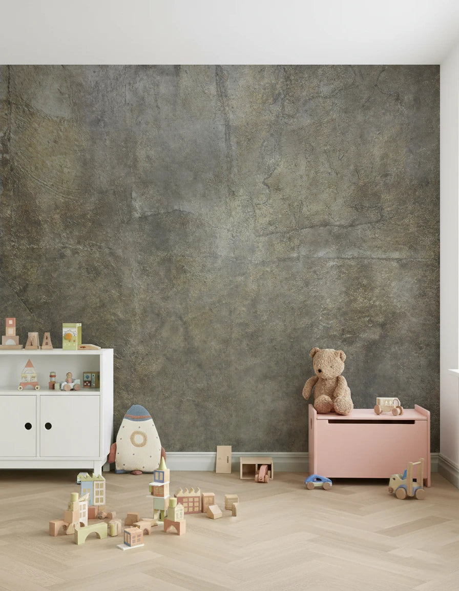 Vægmaleri med gyldent papircollage