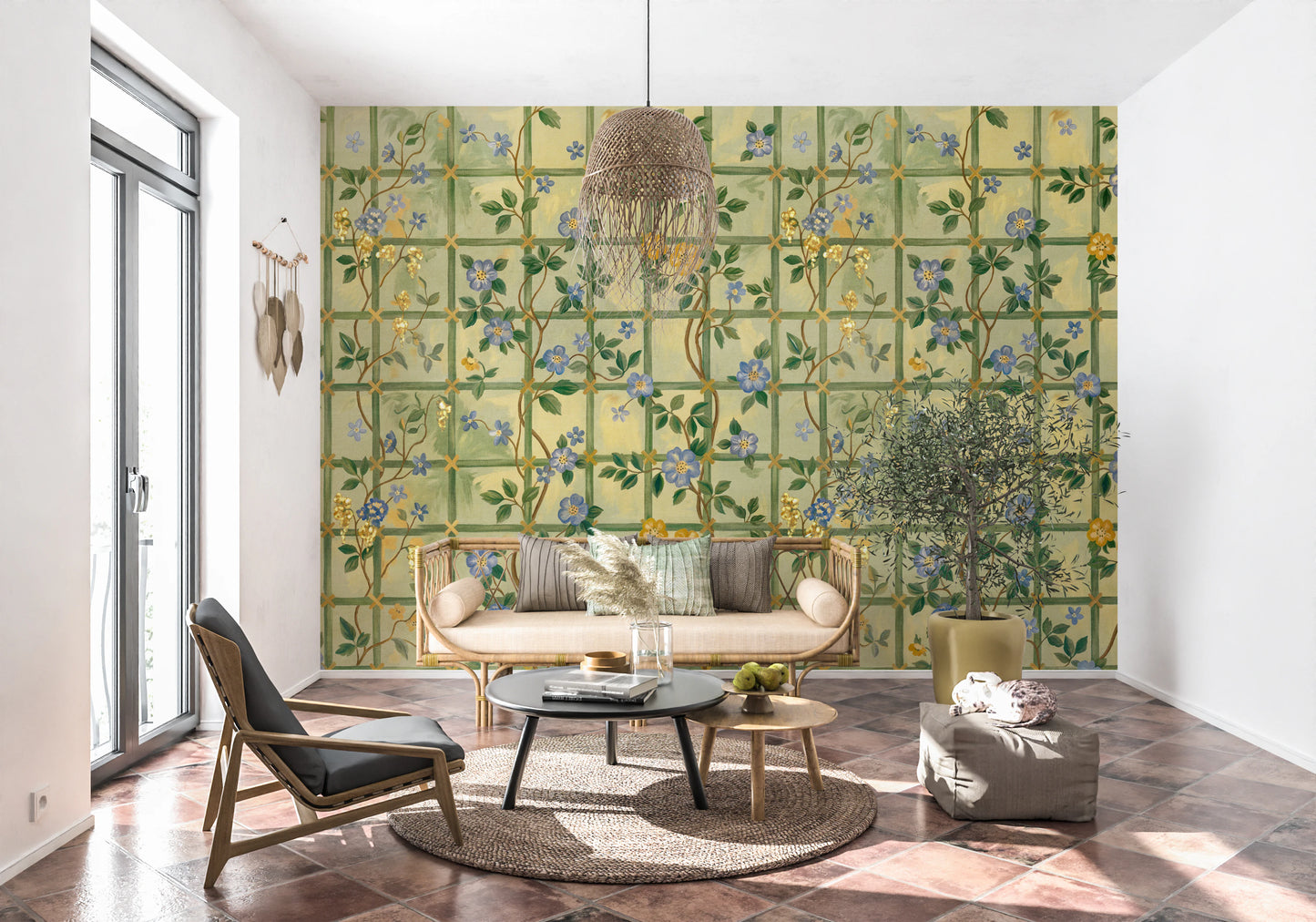 Veggmaleri med vintage-motiv i hagen, engelske roser