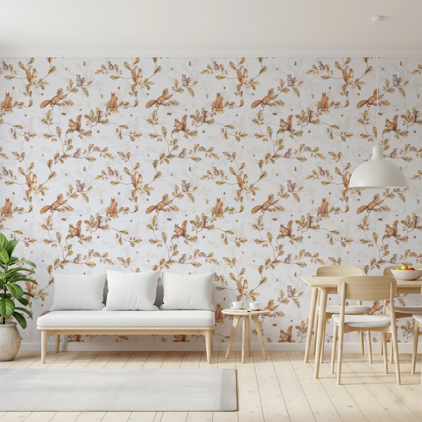 18. rokoko skov Chinoiserie med egern og mus på egetræsgrene - off-white tapet