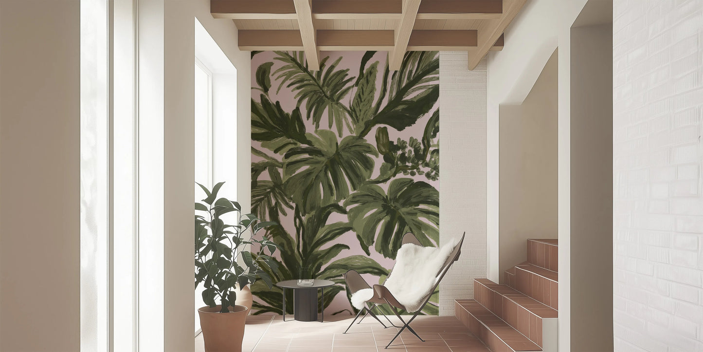Fresque murale de palmiers aux teintes rosées et au feuillage tropical, aux allures de tableau