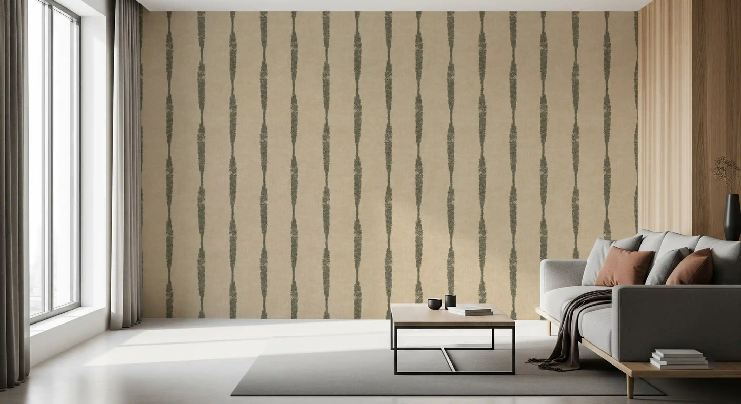 Gedempte Groene Gestructureerde Versleten Strepen op Warm Beige Behang⁠