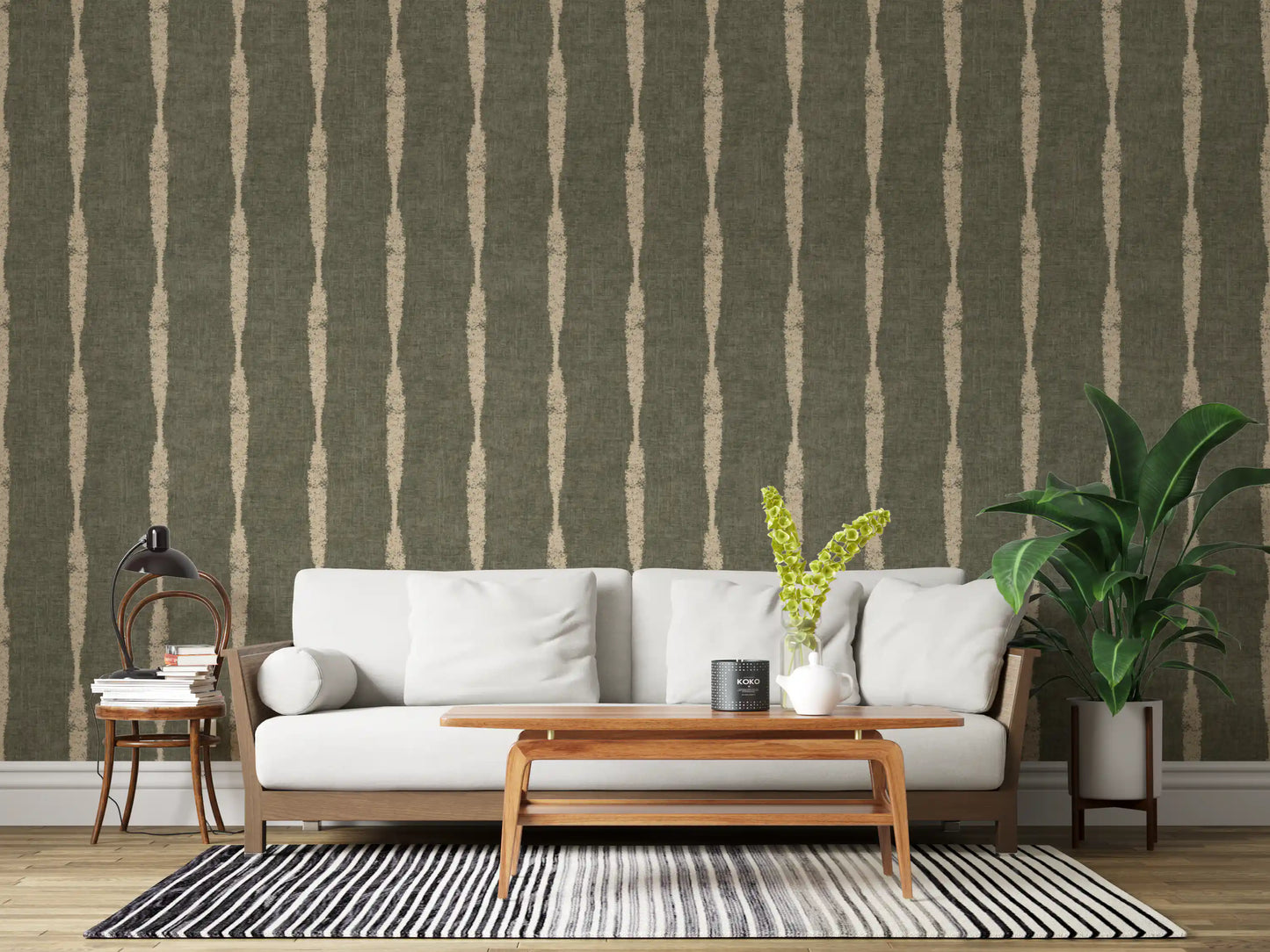 Warm beige gestructureerde verweerde strepen op gedempte groene behang⁠