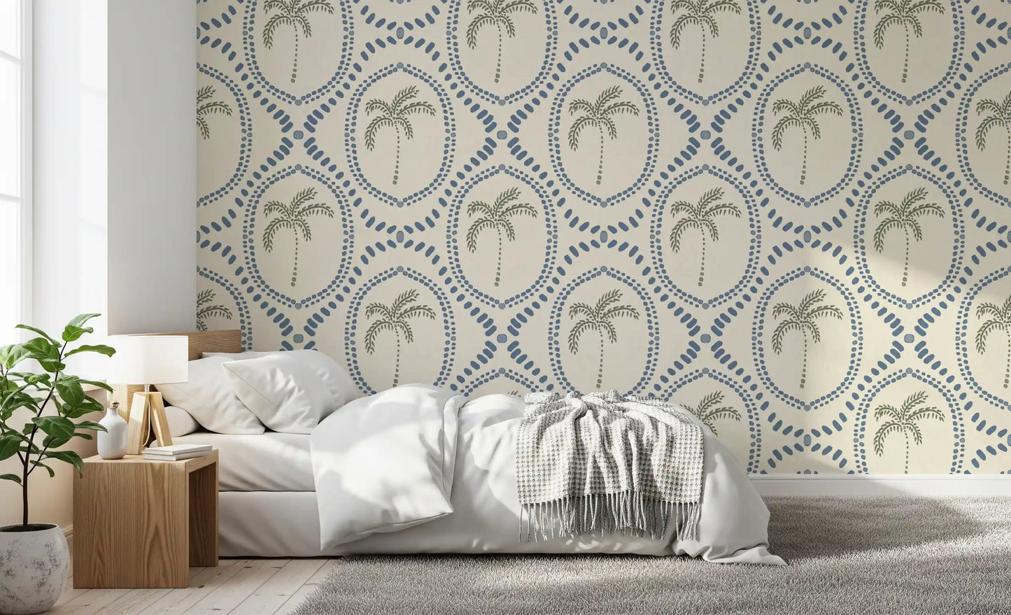 Beachy Boho Palmen-Oase Tapete in Schieferblau