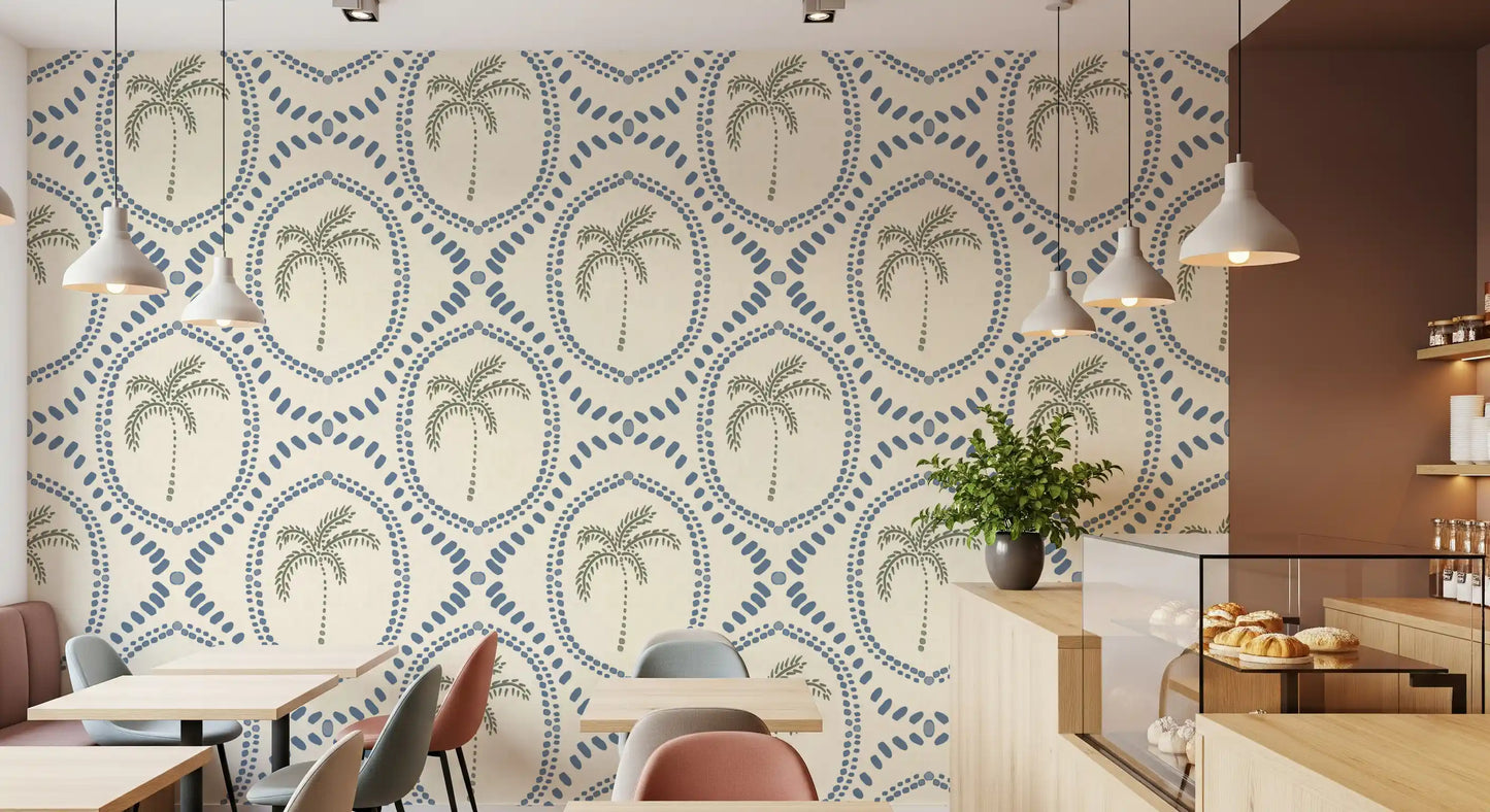 Beachy Boho Palmen-Oase Tapete in Schieferblau