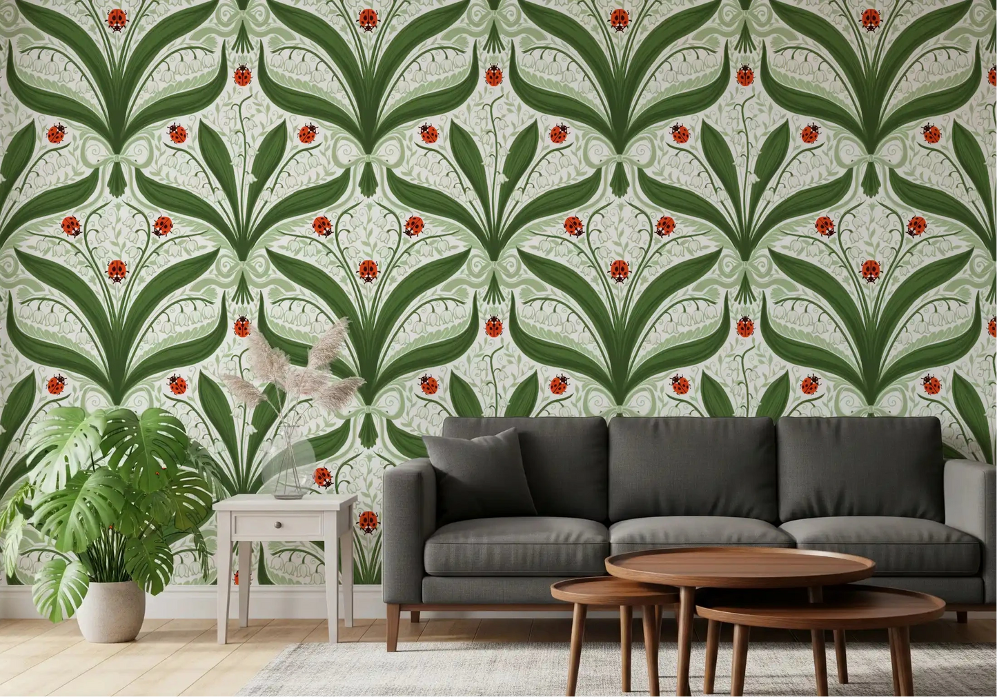 Papel de parede simétrico com lírio-do-vale e joaninhas em verde, branco e vermelho