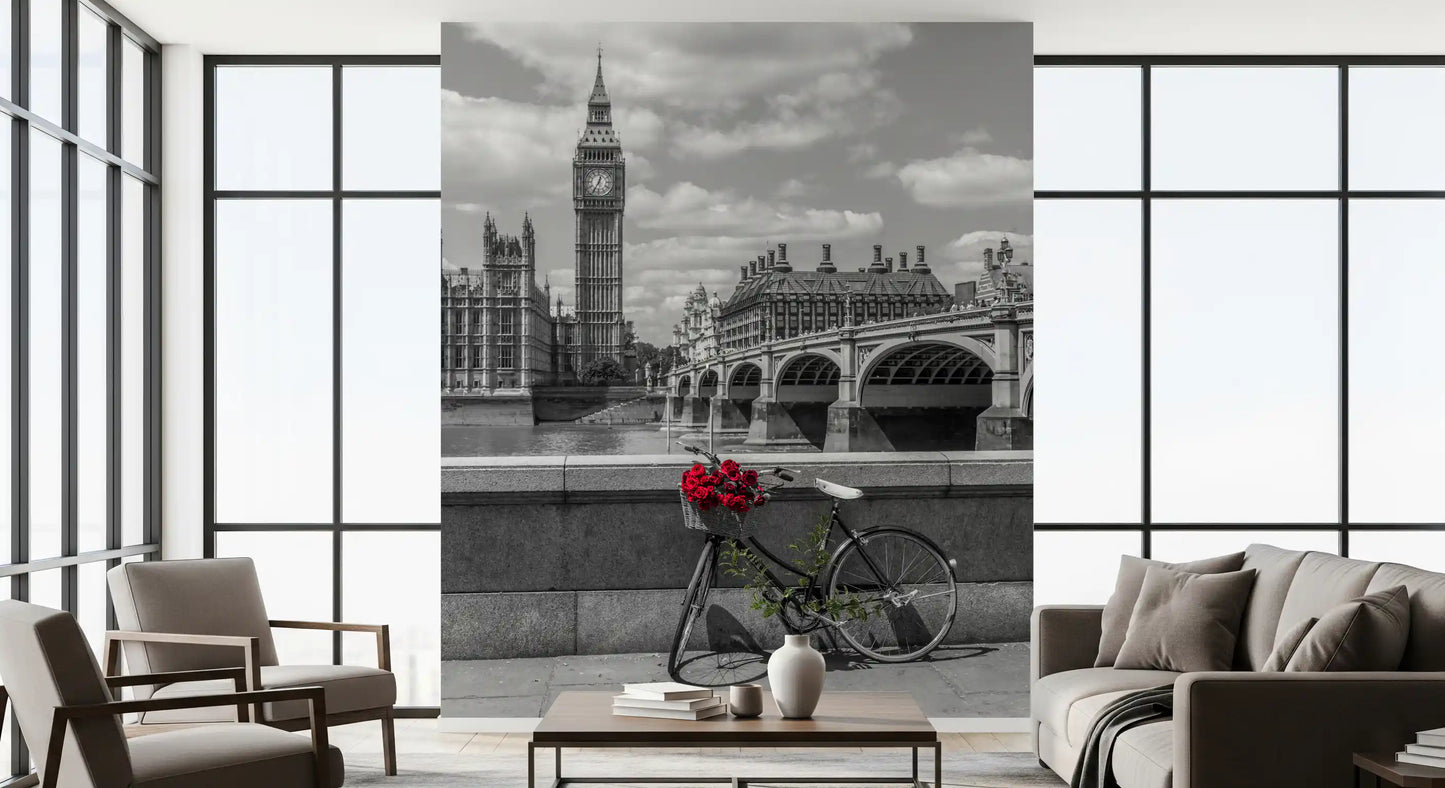 London Love: Monokrom & Røde Roser Vægmaleri