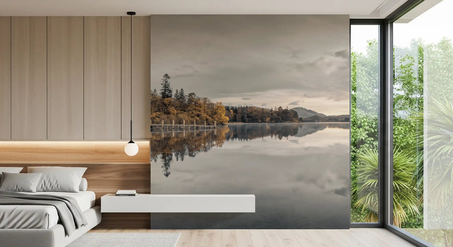 Pictură murală liniștitoare la malul lacului Golden Lakeside
