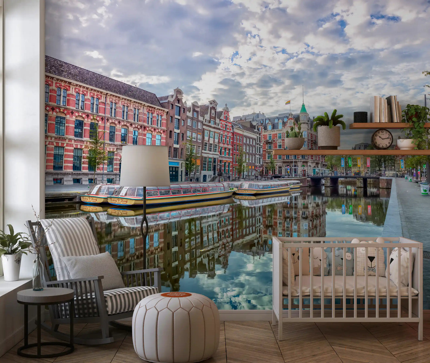 Vægmaleri med refleksioner fra Amsterdams kanaler