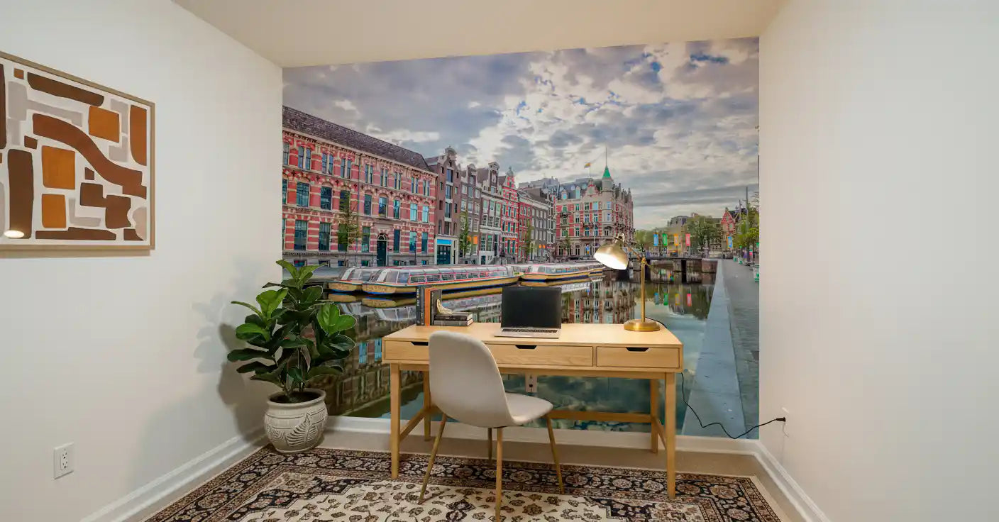 Vægmaleri med refleksioner fra Amsterdams kanaler