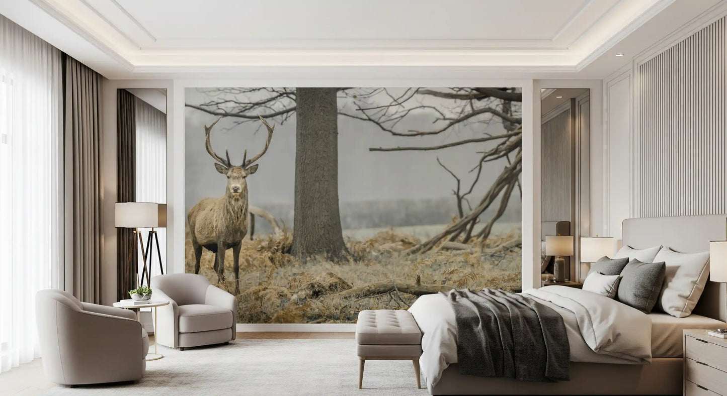 Murale da parete con maestoso cervo della foresta nebbiosa