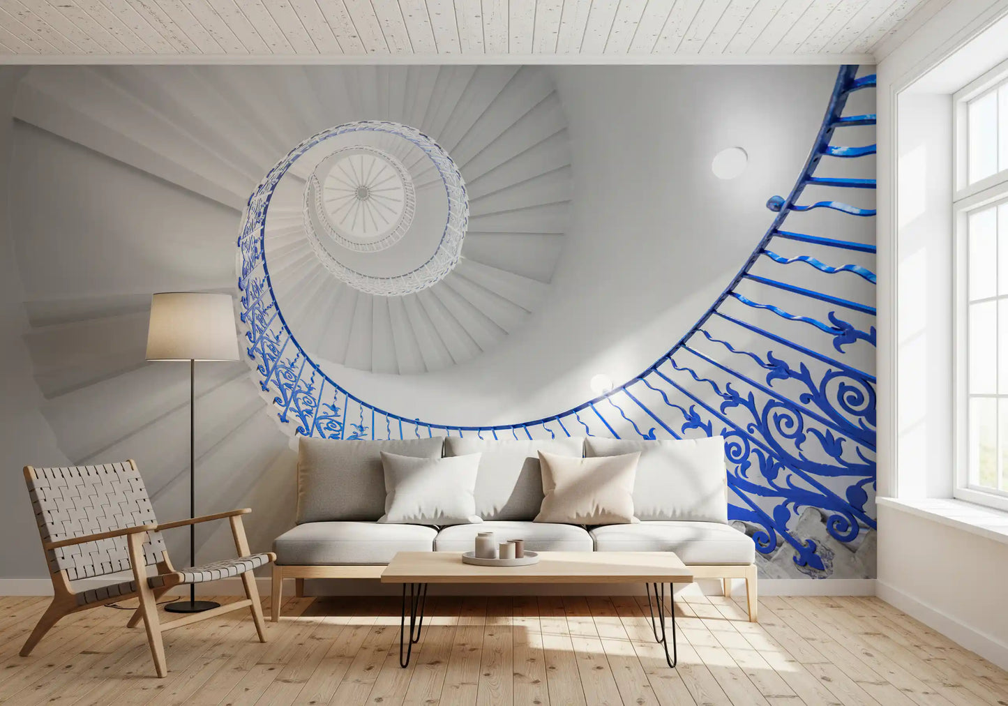 Väggmålning med arkitektonisk detalj av koboltblå spiraltrappa