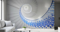 Väggmålning med arkitektonisk detalj av koboltblå spiraltrappa