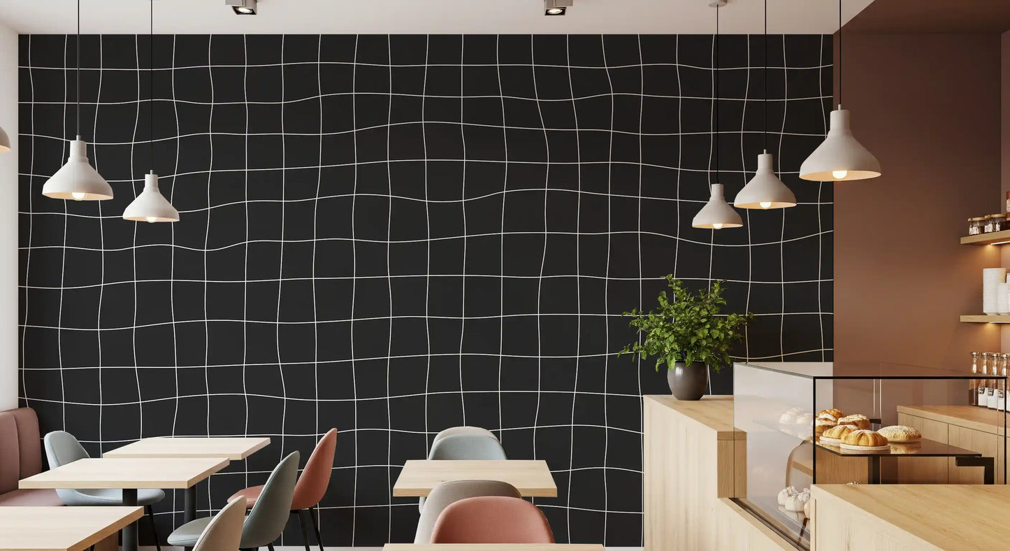 Vægmural med diskret trækulrudemønster