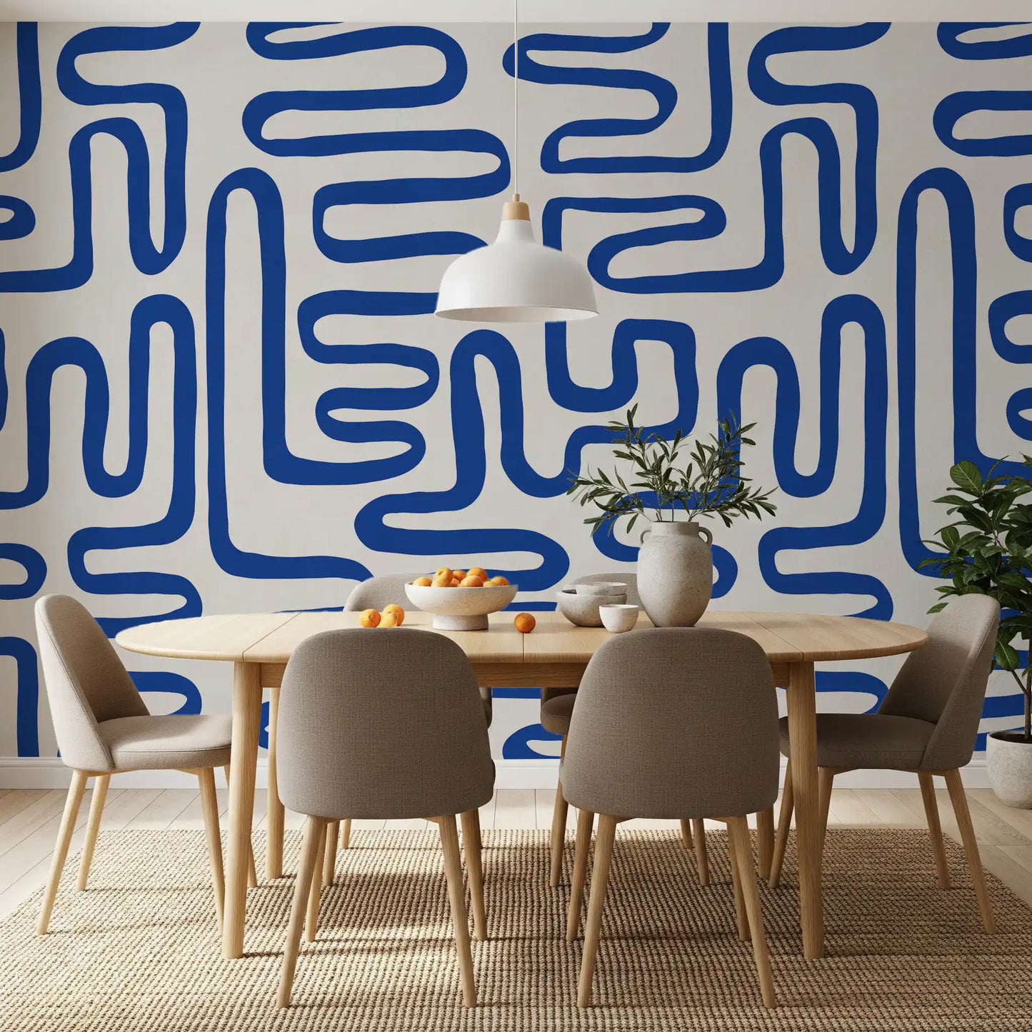 Abstraktes Wandbild mit kobaltblauer, geschwungener Linie
