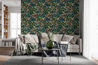 Tapete mit botanischem Blattsilhouetten-Motiv „Midnight Garden“