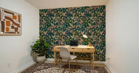 Tapete mit botanischem Blattsilhouetten-Motiv „Midnight Garden“