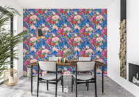 Papel tapiz vintage con sinfonía floral botánica