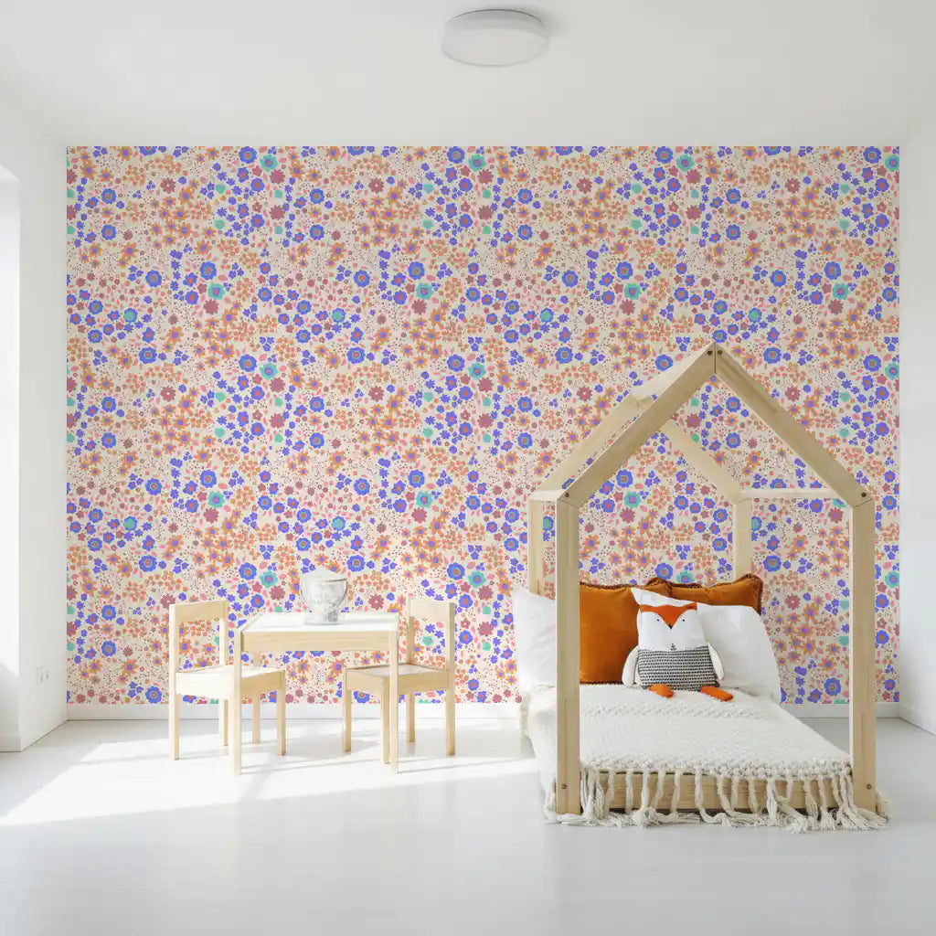 Papel de Parede Alegre com Flores Pintadas no Prado