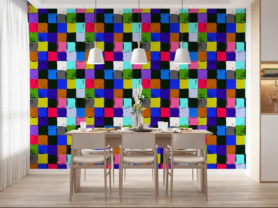 Farverigt tapet med malede patchwork-firkanter