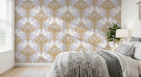Art Nouveau-botanisk tapet i guld og lavendel