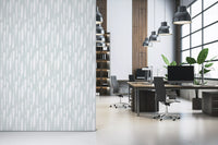 Tapete mit sanft gemalter vertikaler Textur