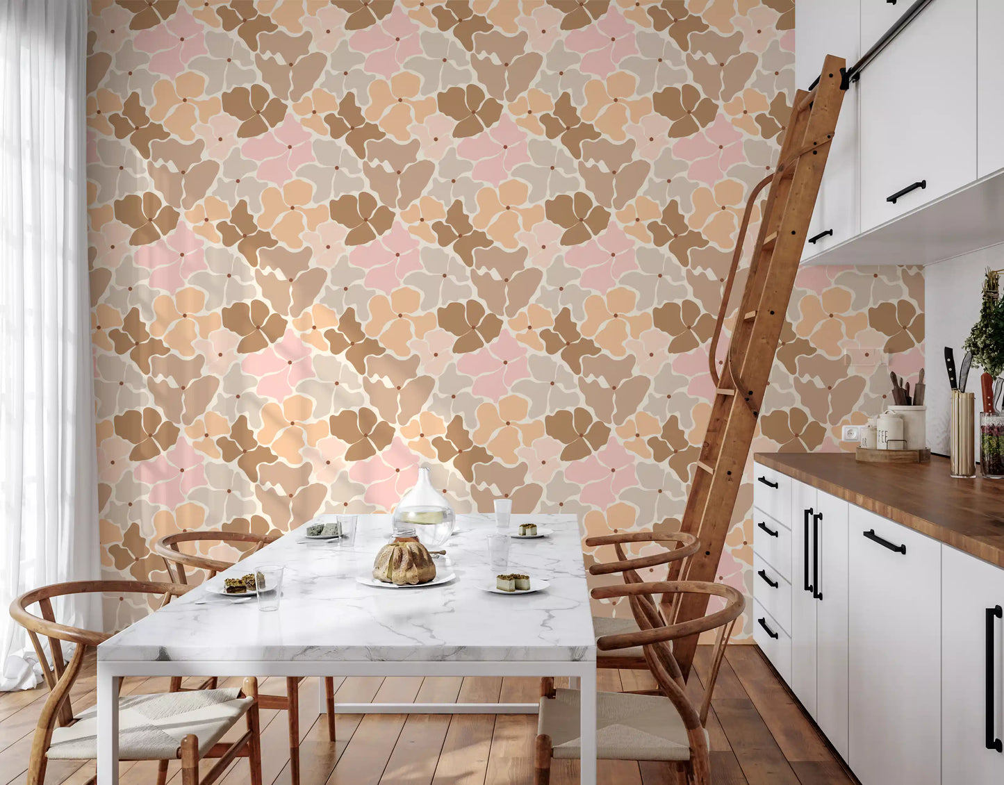 Carta da parati a mosaico di petali dalle tonalità naturali e delicate