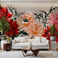 Wandbild mit karminroten und pfirsichfarbenen Blumen in Tuschewaschoptik