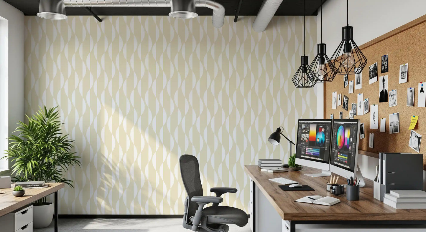 Tapet med bølgede geometriske linjer i creme og hvidt