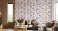 Botanische Blüten-Tapete in Lavendel und Gold