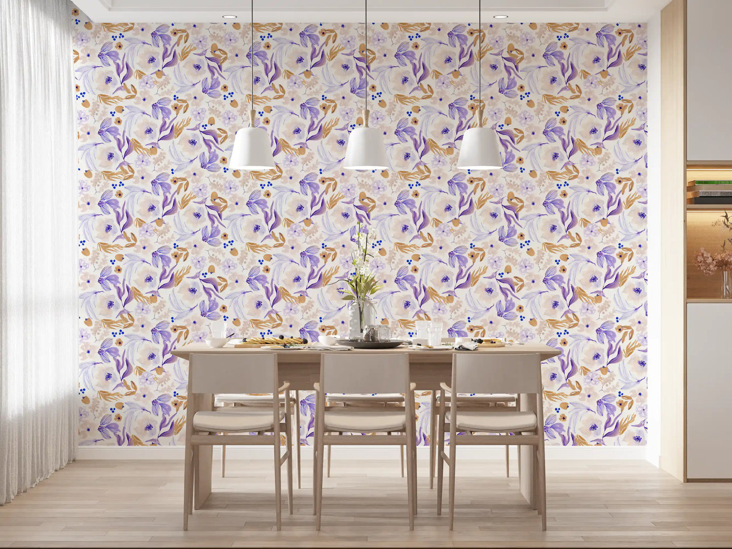 Botanische Blüten-Tapete in Lavendel und Gold
