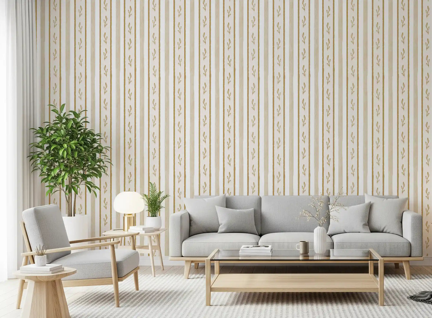 Botanische Tapete mit goldenen Blattstreifen