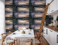 Tapete „Dunstiger See – Sonnenuntergang am Horizont“